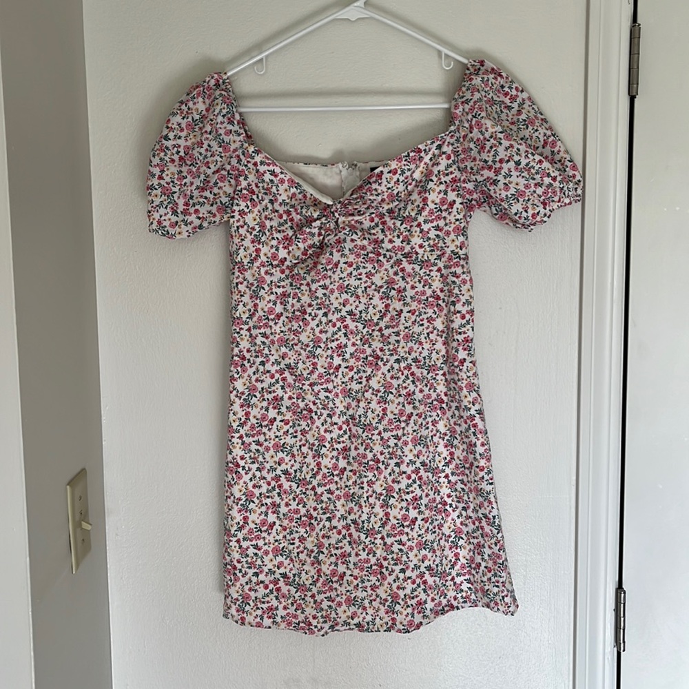 Puff sleeve dress